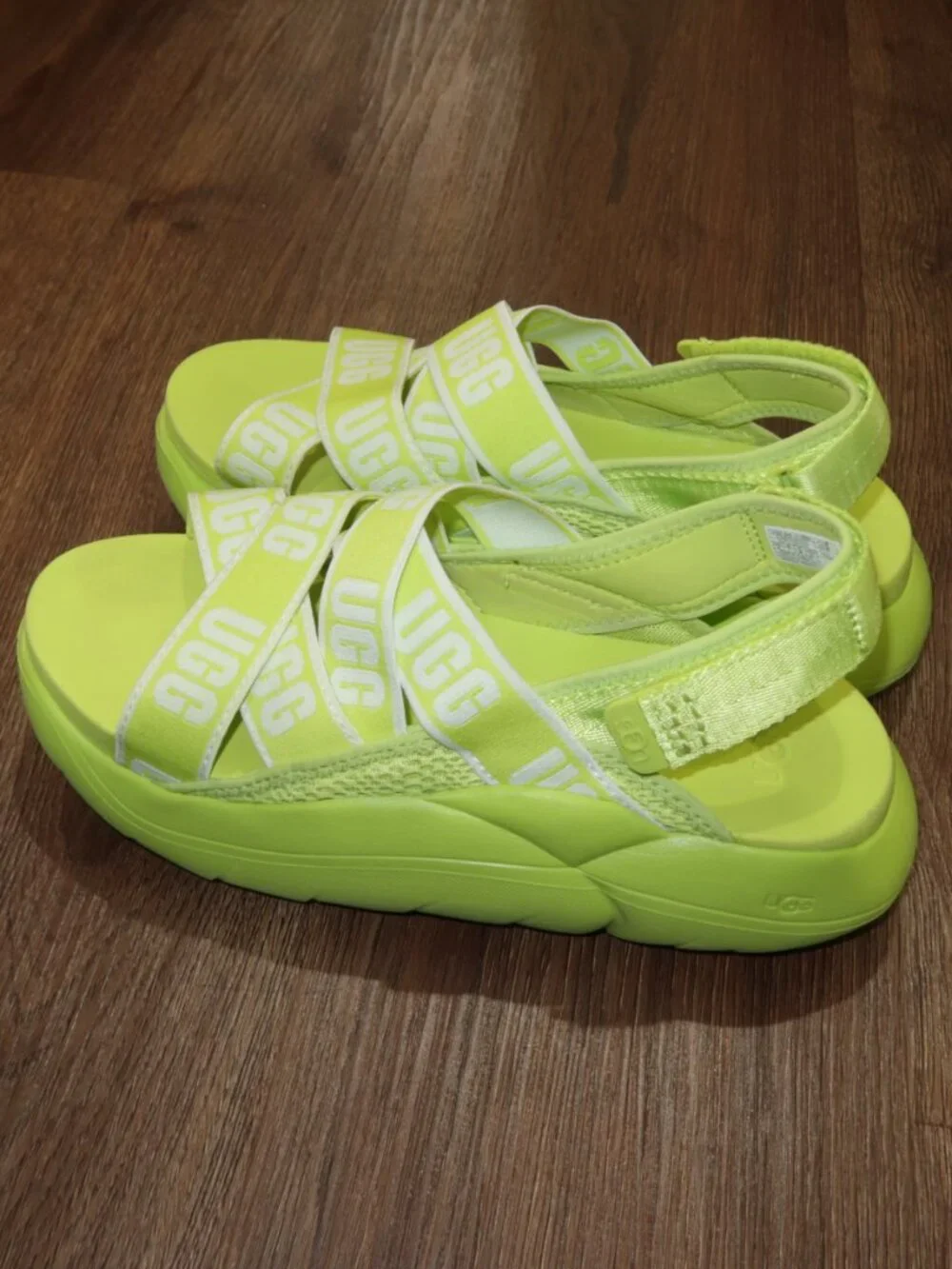 Womens UGG LA Cloud Platform Sandals Stretchy Strappy Neon Green Lightweight 9 - Picture 2 of 11